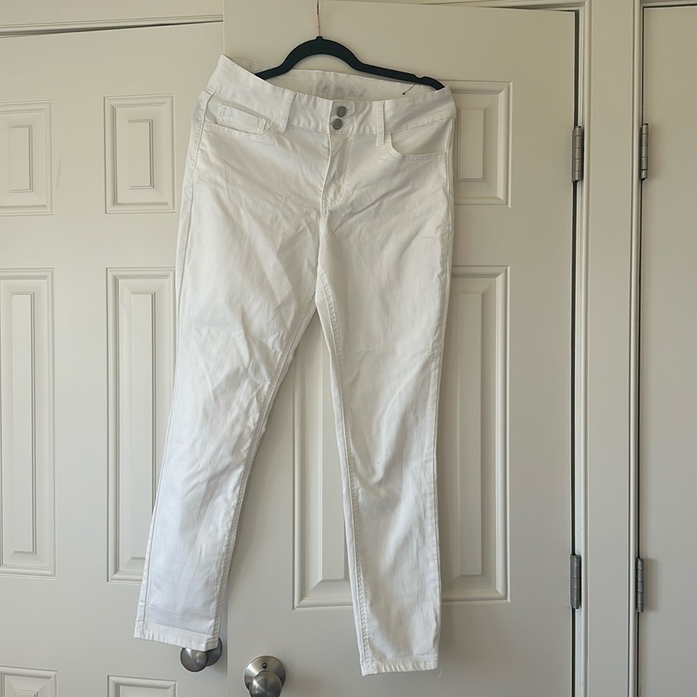 Women’s white jeans